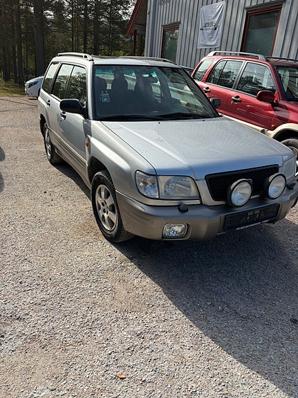 Subaru Forester 3 of 6
