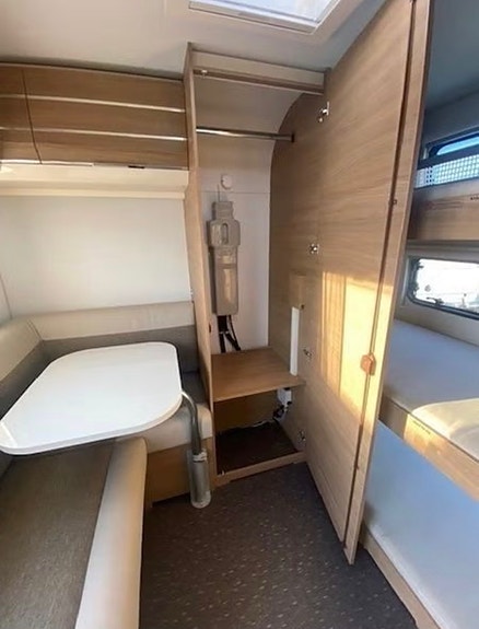 Adria Adora 613pk 15 of 18