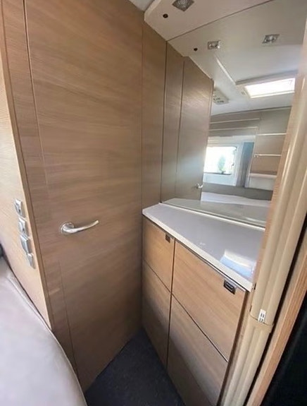 Adria Adora 613pk 6 of 18