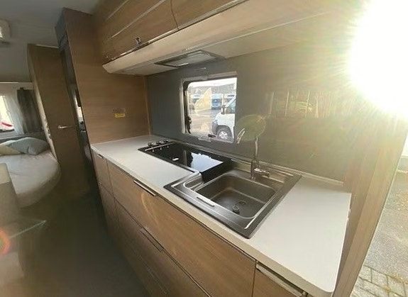 Adria Adora 613pk 17 of 18