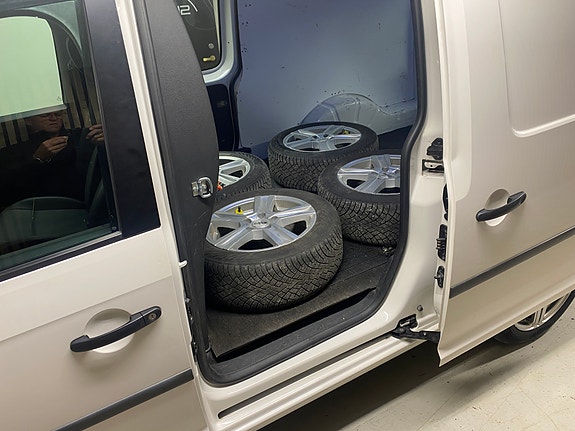 Volkswagen Caddy Maxi 12 of 22