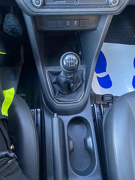 Volkswagen Caddy Maxi 19 of 22