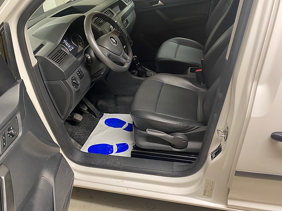 Volkswagen Caddy Maxi 11 of 22