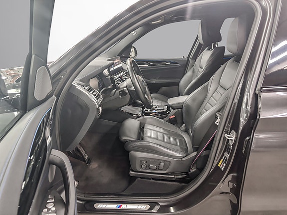 BMW iX3 10 of 26