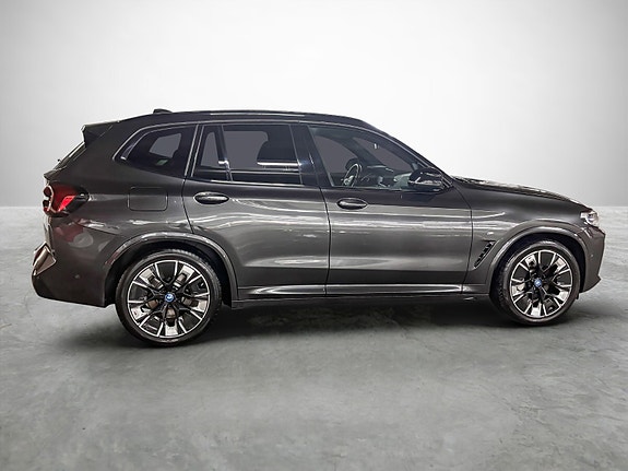 BMW iX3 6 of 26