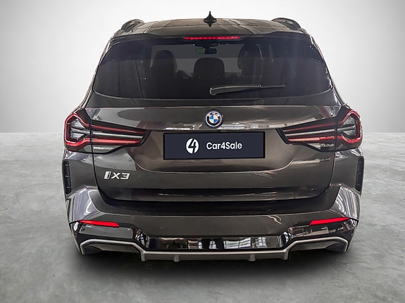 BMW iX3 4 of 26