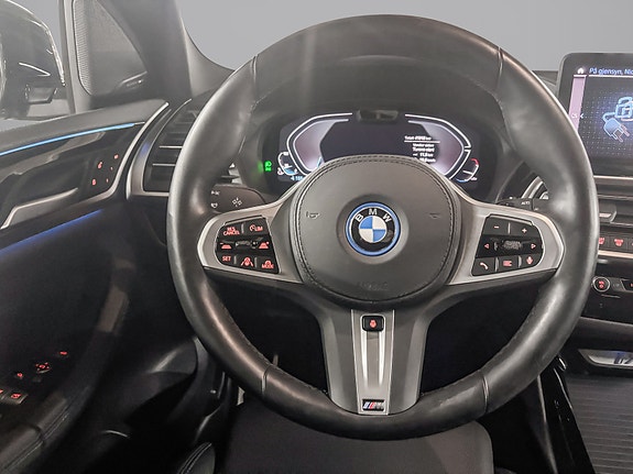 BMW iX3 12 of 26