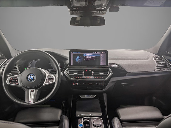BMW iX3 11 of 26
