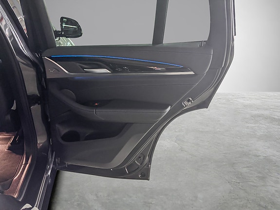 BMW iX3 20 of 26