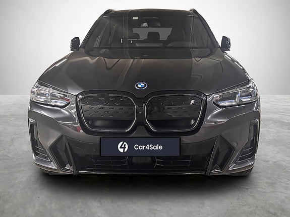 BMW iX3 8 of 26