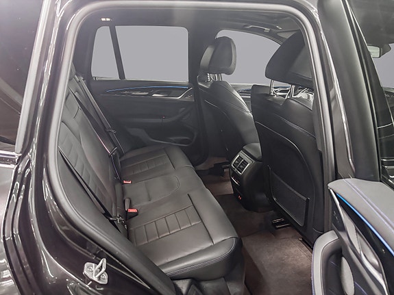 BMW iX3 21 of 26
