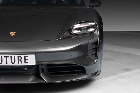 Porsche Taycan 5 of 30
