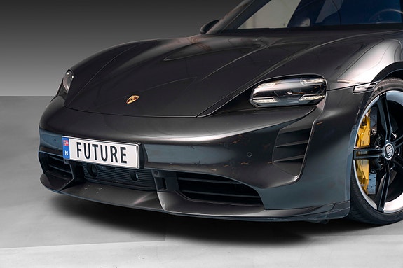 Porsche Taycan 2 of 30