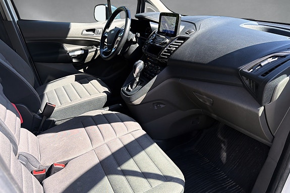 Ford Transit Connect 9 of 16