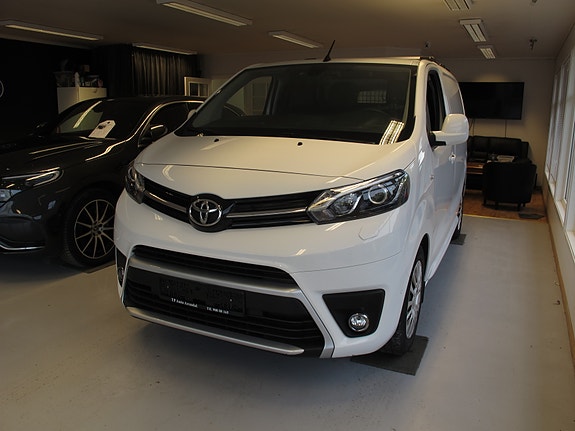 Toyota Proace 2 of 9
