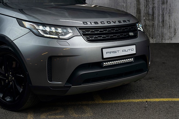 Land Rover Discovery 5 2 of 29
