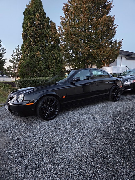 Jaguar S-TYPE 19 of 19