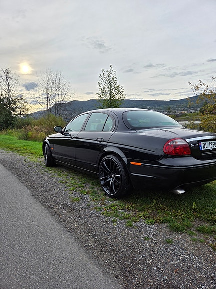 Jaguar S-TYPE 10 of 19