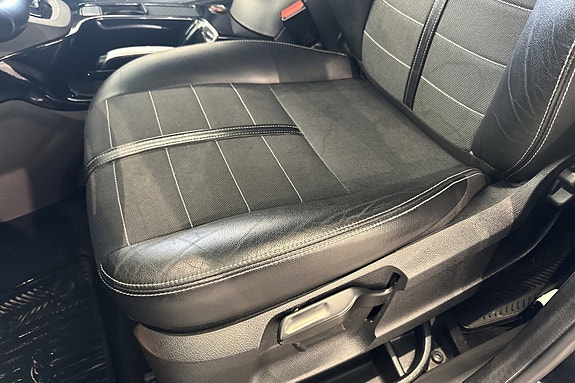 Ford Kuga 14 of 30