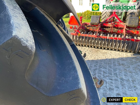 John Deere 6155R 50 KM 14 of 29