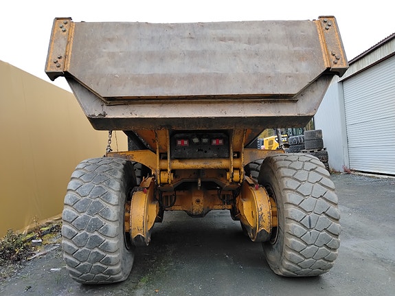 Moxy MT31 Dumper 6X6 5 of 17