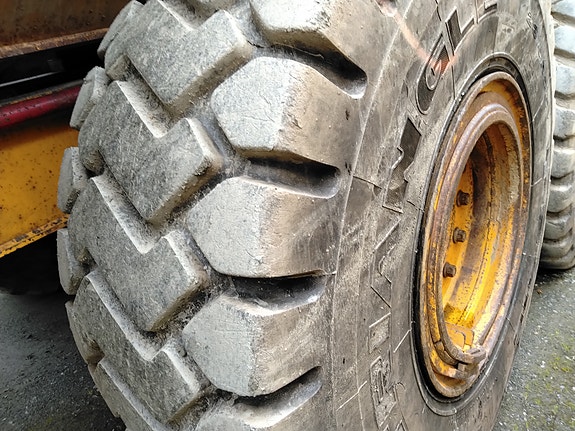 Moxy MT31 Dumper 6X6 10 of 17