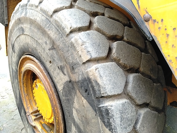 Moxy MT31 Dumper 6X6 9 of 17