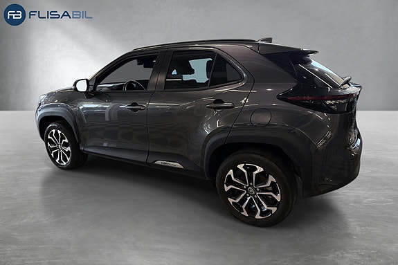 Toyota Yaris Cross 4 of 30