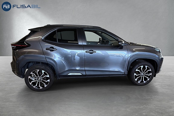 Toyota Yaris Cross 9 of 30