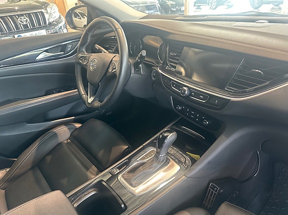 Opel Insignia 22 of 30