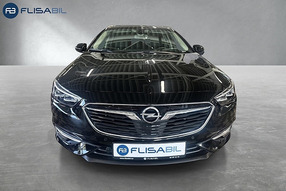 Opel Insignia 12 of 30