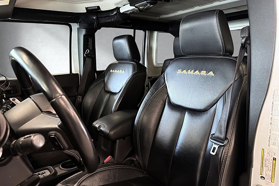 Jeep Wrangler 18 of 30