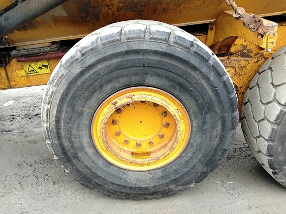 Moxy MT31 Dumper 6X6 9 of 18