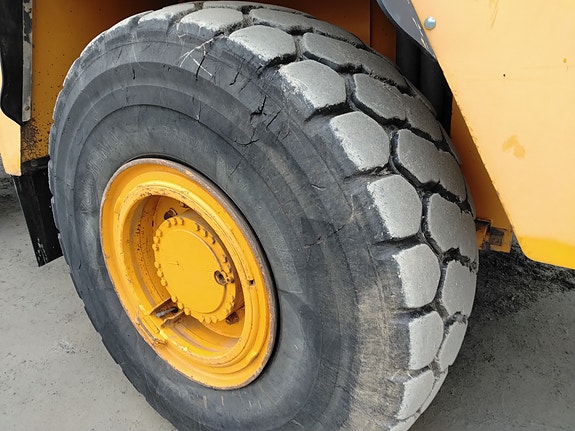 Moxy MT31 Dumper 6X6 12 of 18
