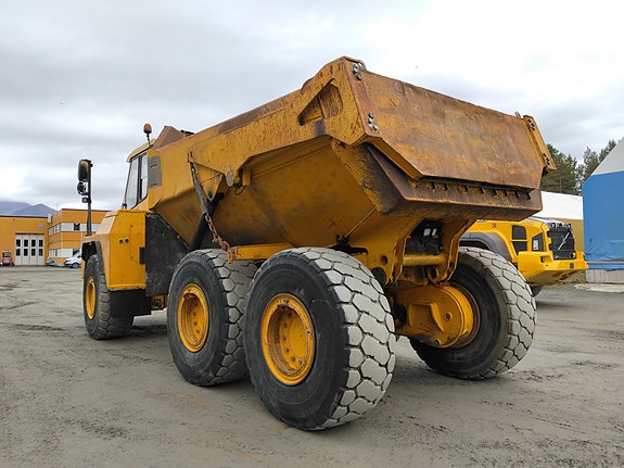 Moxy MT31 Dumper 6X6 7 of 18