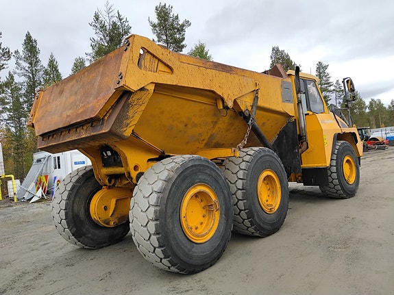 Moxy MT31 Dumper 6X6 5 of 18