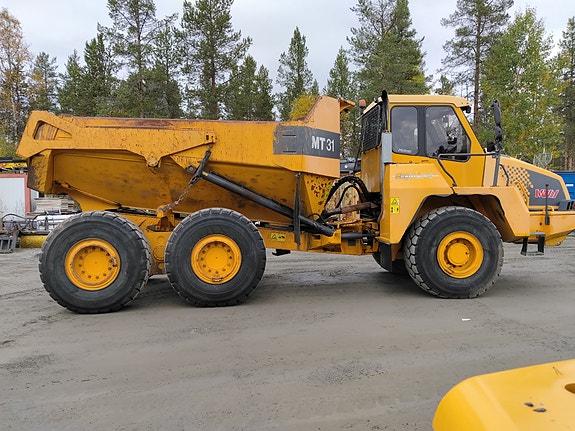Moxy MT31 Dumper 6X6 4 of 18