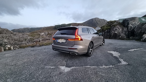 Volvo V60 4 of 15