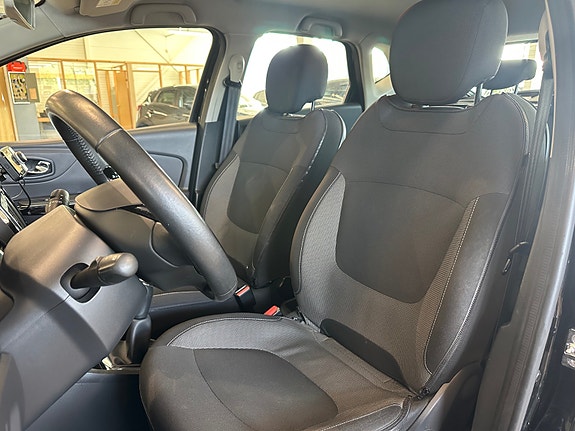 Renault Captur 13 of 30