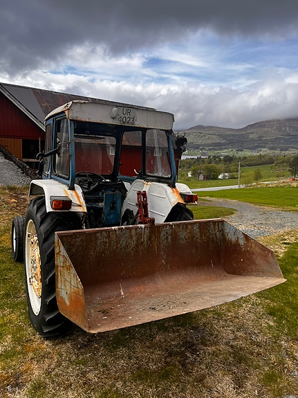 Ford 4000 5 of 13