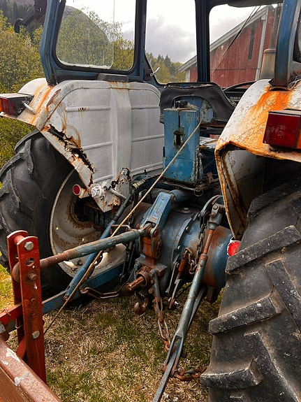 Ford 4000 8 of 13