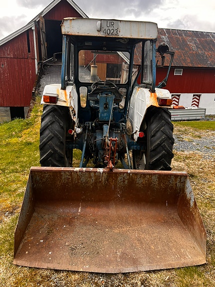 Ford 4000 9 of 13