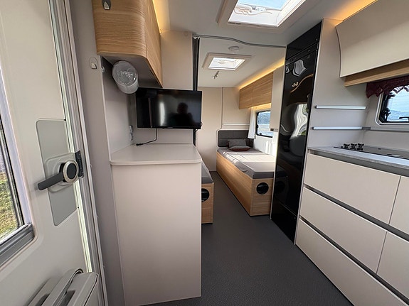 Adria Adora 572 UT MOVER / SOLCELLE / ALDE / GULVVARME / 2 ENKLE SENGER !! 8 of 28