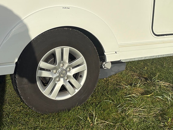 Adria Adora 572 UT MOVER / SOLCELLE / ALDE / GULVVARME / 2 ENKLE SENGER !! 5 of 28