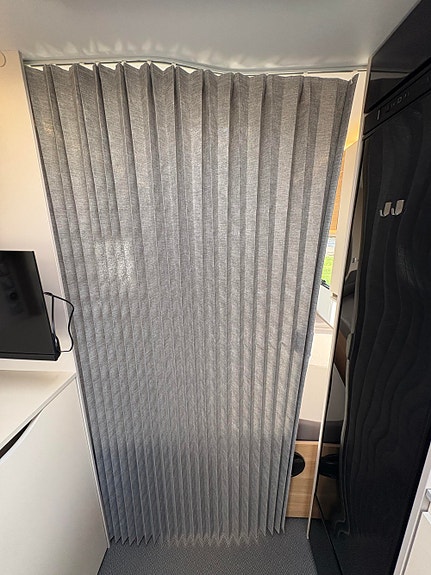 Adria Adora 572 UT MOVER / SOLCELLE / ALDE / GULVVARME / 2 ENKLE SENGER !! 23 of 28