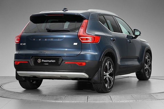 Volvo XC40 4 of 30