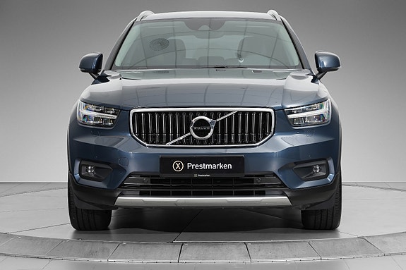 Volvo XC40 2 of 30