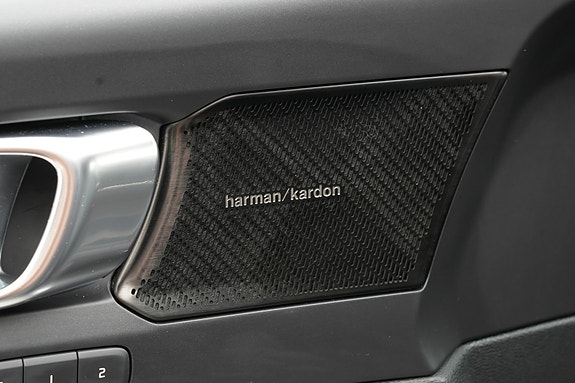 Volvo XC40 11 of 30