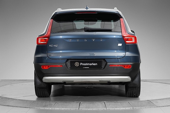 Volvo XC40 3 of 30