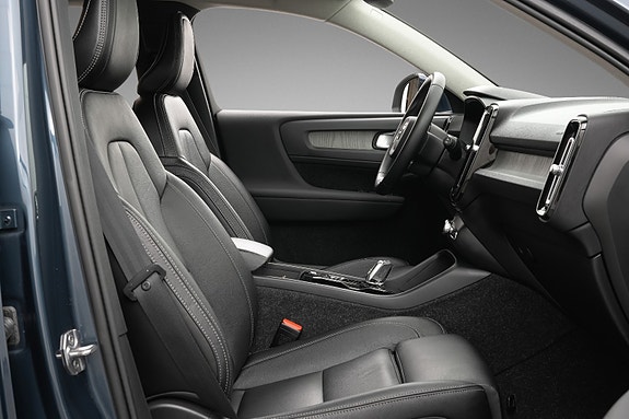 Volvo XC40 7 of 30